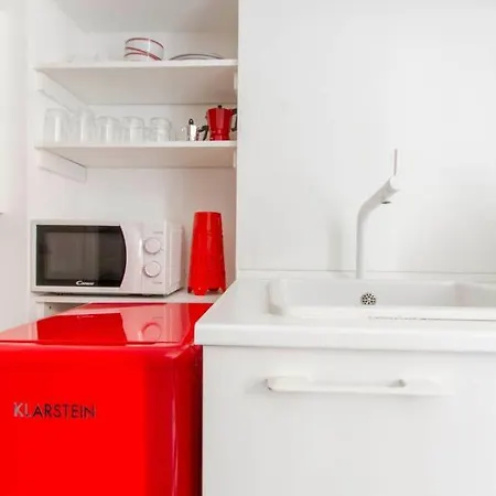 Compact And Charming Porta Venezia Apartment *